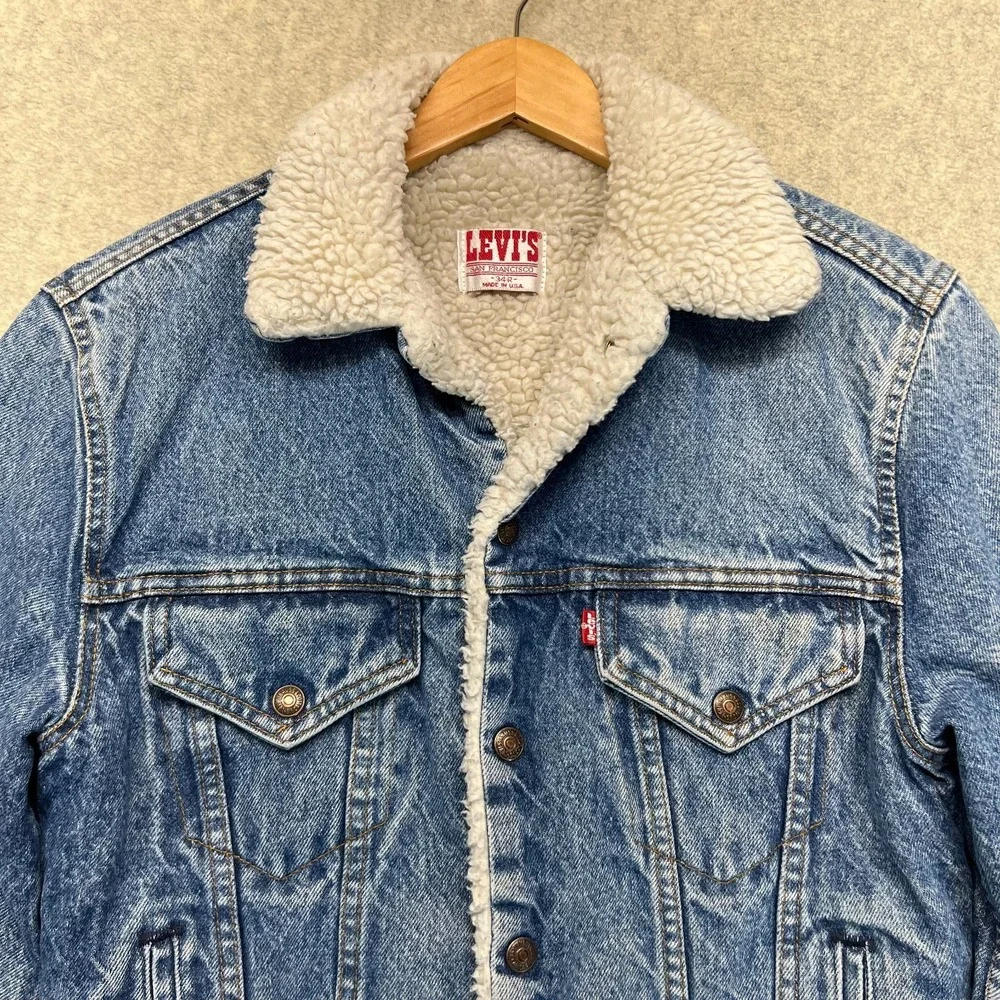 Vintage‎ Levi's Unisex Trucker Jacket Light Blue Denim Sherpa Lined USA Made 34R